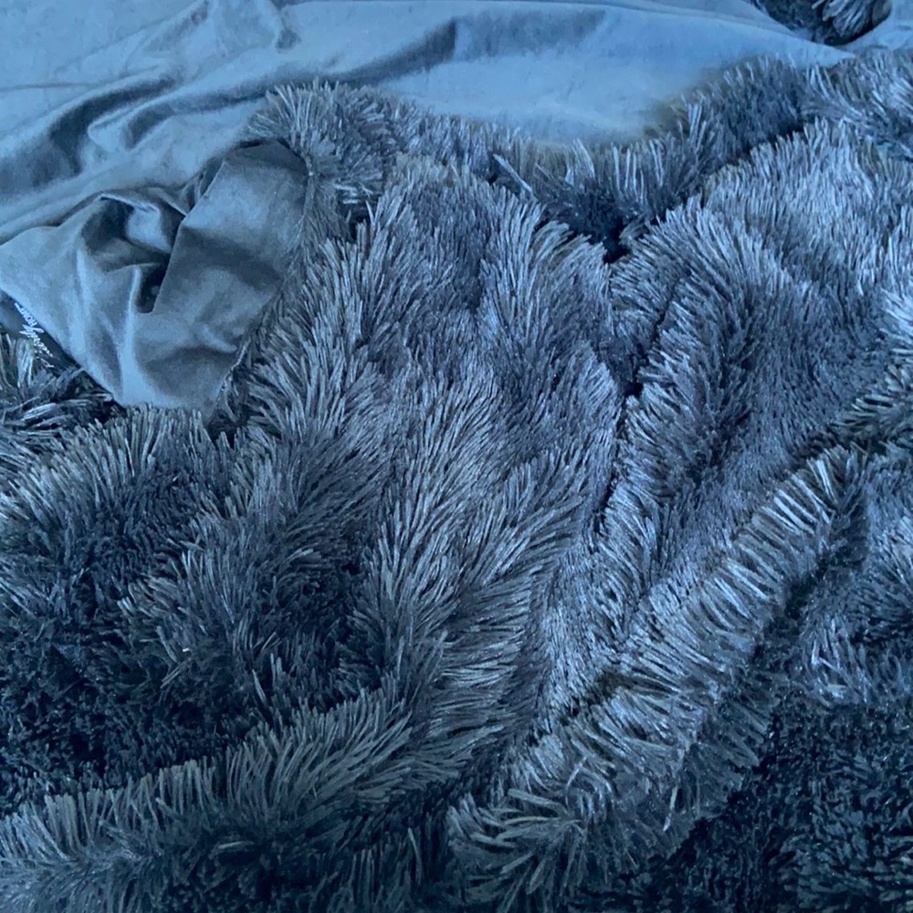 Throw blanket